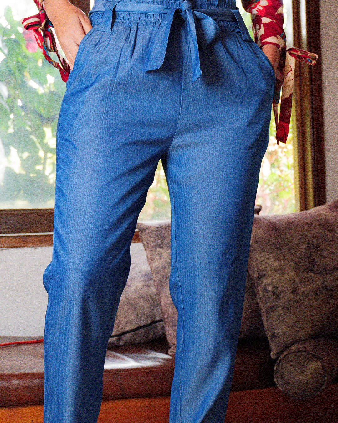 Pantalón tipo jean azul