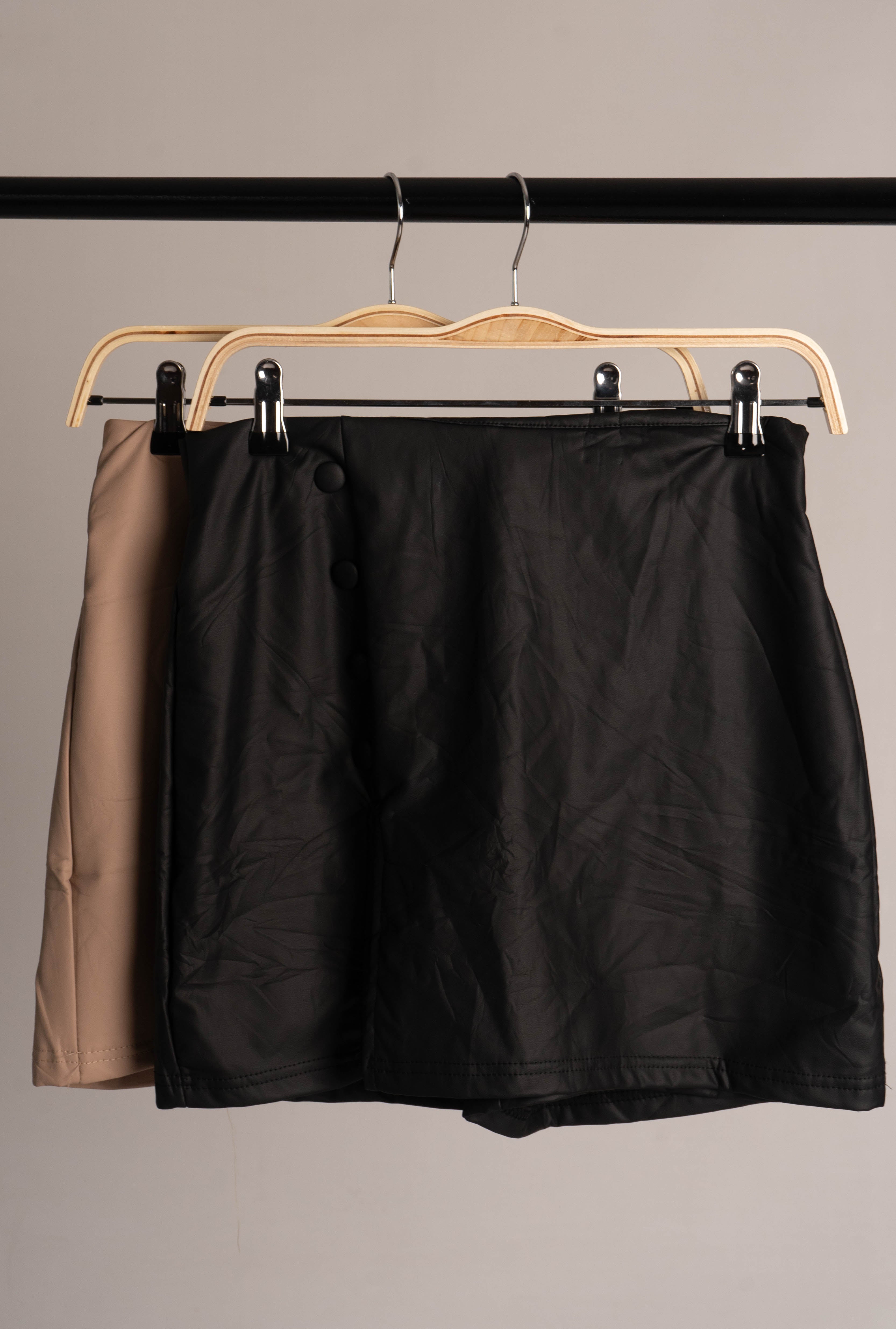 Falda Short cuerina