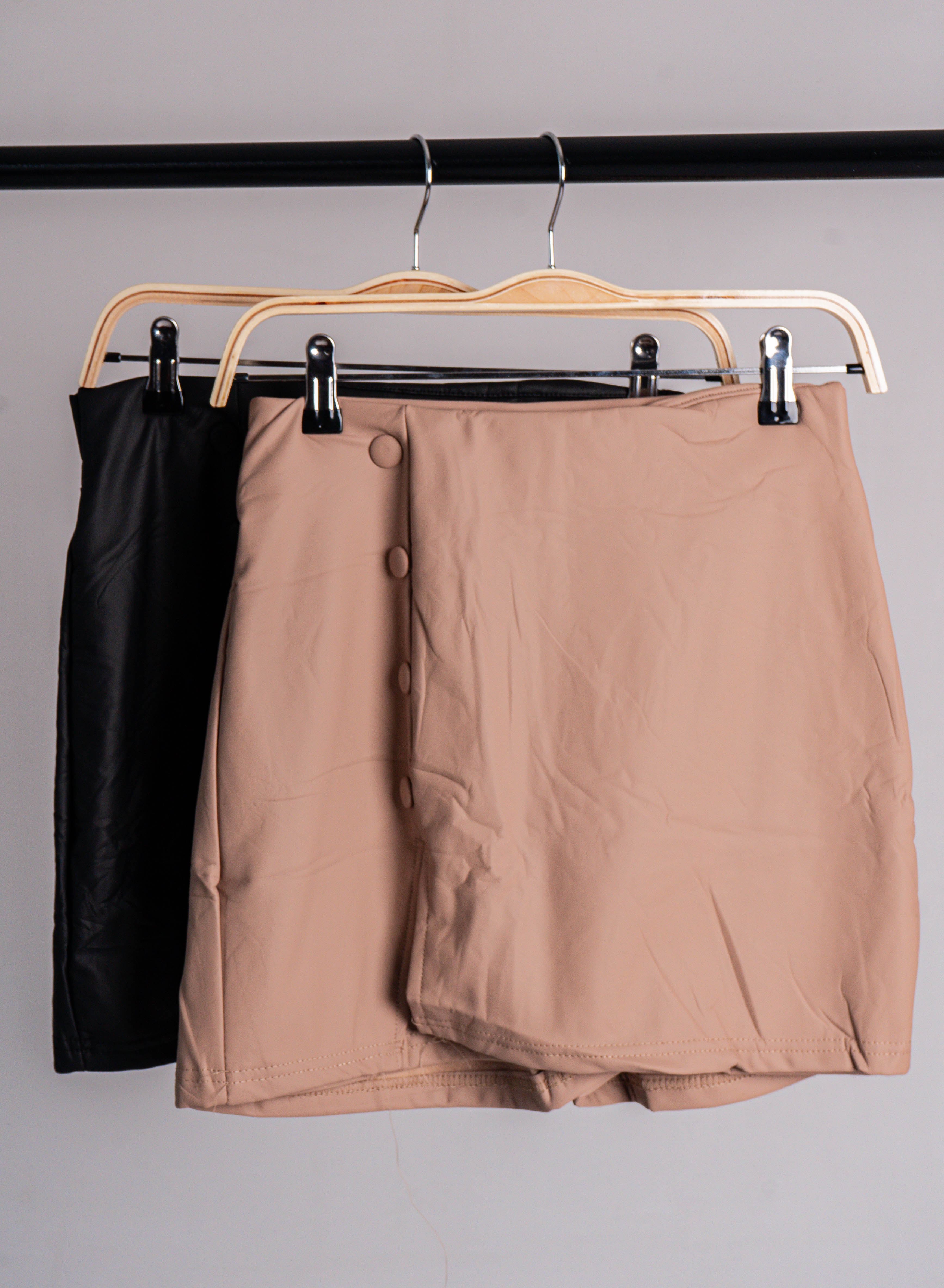 Falda Short cuerina